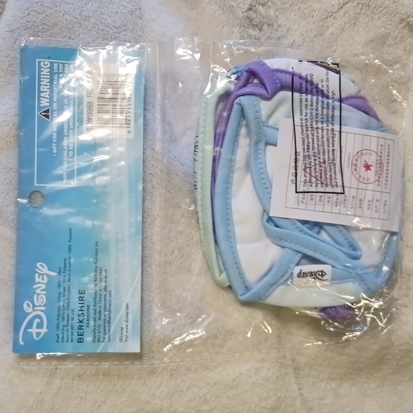 NWT Disney FROZEN ELSA & ANNA (3) CLOTH Face MASKS in a Package Kids AGE 4 & UP - Picture 4 of 4